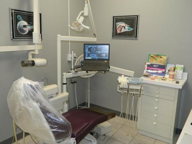 On location at Jose A Vazquez DDS, a Dentist in Des Plaines, IL